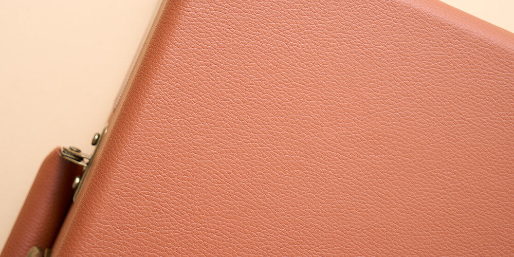 Noventrixa Bluetooth Record Player leather texture on the body